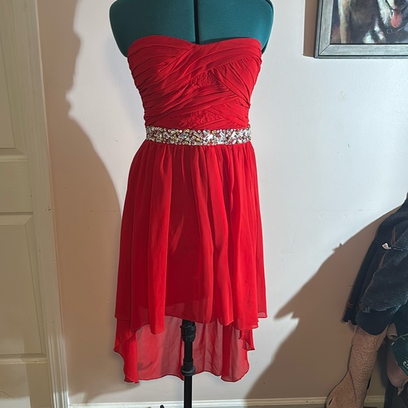 Dresses & Skirts - Lady In Red